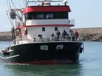 માછીમારી જહાજ વેચાણ માટે