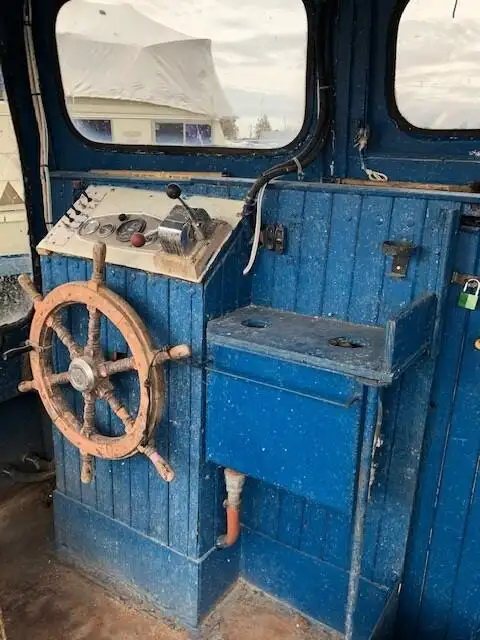ટ્રોલર વેચાણ માટે