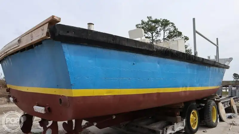 પેટ્રોલ બોટ વેચાણ માટે