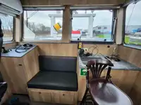 વર્ક બોટ વેચાણ માટે