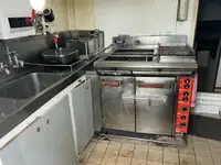 ટ્રોલર વેચાણ માટે