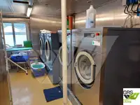 રહેઠાણ માટેનું બાર્જ વેચાણ માટે