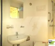 રહેઠાણ માટેનું બાર્જ વેચાણ માટે