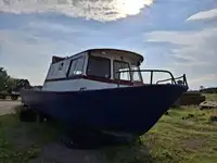 વર્ક બોટ વેચાણ માટે