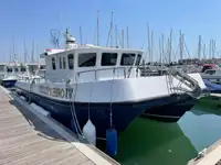 કેટામરન વેચાણ માટે