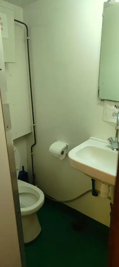 સપ્લાય જહાજ વેચાણ માટે