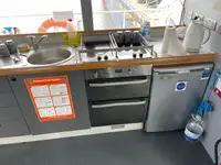 કન્ટેનર જહાજ વેચાણ માટે