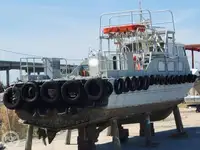 ક્રૂ બોટ વેચાણ માટે