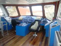 ક્રૂ બોટ વેચાણ માટે