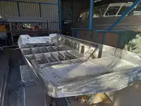 વર્ક બોટ વેચાણ માટે