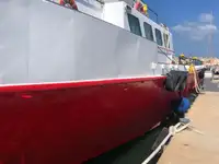 કન્ટેનર જહાજ વેચાણ માટે