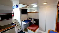 સંશોધન જહાજ વેચાણ માટે