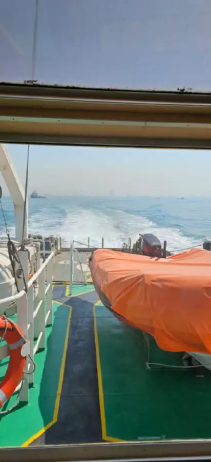ક્રૂ બોટ વેચાણ માટે