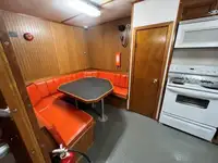 ક્રૂ બોટ વેચાણ માટે