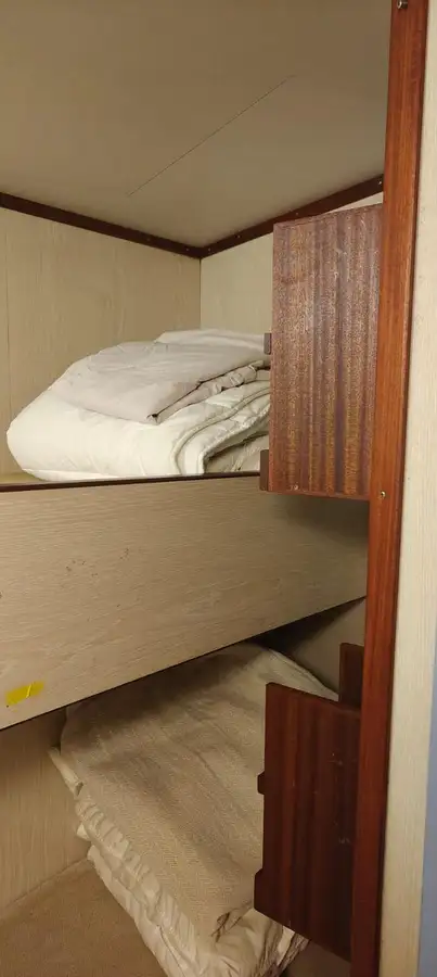 સપ્લાય જહાજ વેચાણ માટે