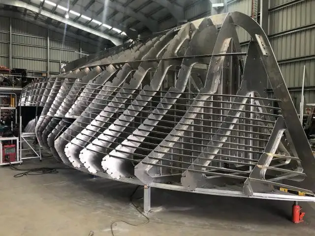 વર્ક બોટ વેચાણ માટે