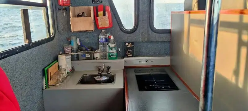 કન્ટેનર જહાજ વેચાણ માટે