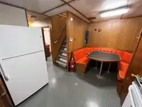 ક્રૂ બોટ વેચાણ માટે