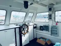 વર્ક બોટ વેચાણ માટે