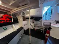 ક્રૂ બોટ વેચાણ માટે