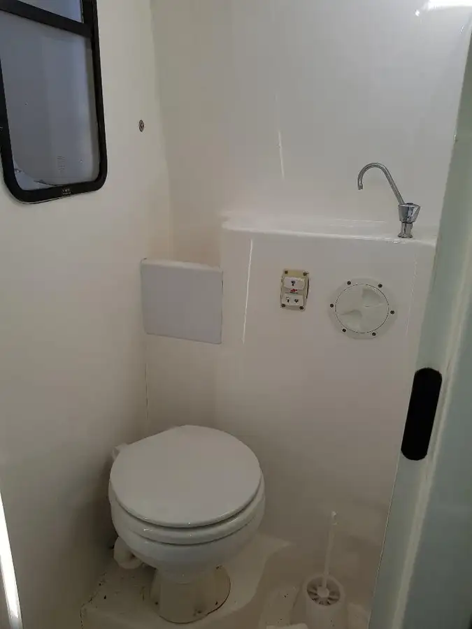 ફેરી જહાજ વેચાણ માટે