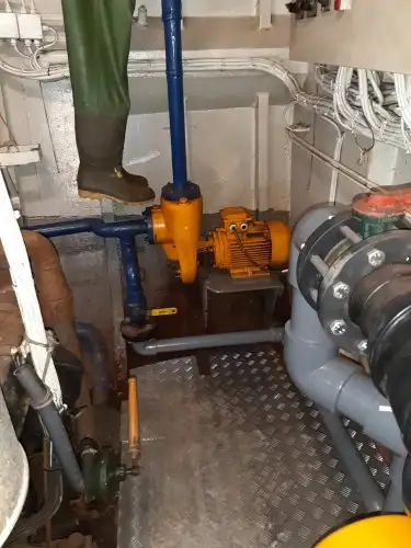ટ્રોલર વેચાણ માટે