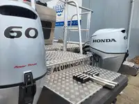 કેટામરાન વેચાણ માટે