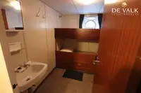 ફ્લોટિંગ હોટેલ વેચાણ માટે