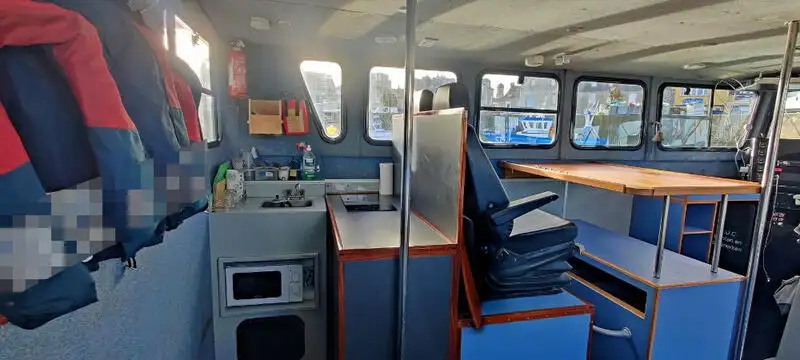 કન્ટેનર જહાજ વેચાણ માટે