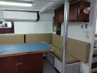 કન્ટેનર જહાજ વેચાણ માટે