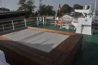 ક્રૂઝ જહાજ વેચાણ માટે