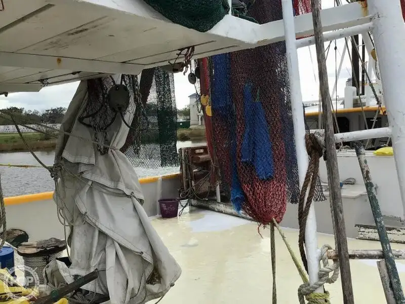 ટ્રોલર વેચાણ માટે