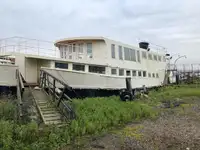 ફેરી જહાજ વેચાણ માટે