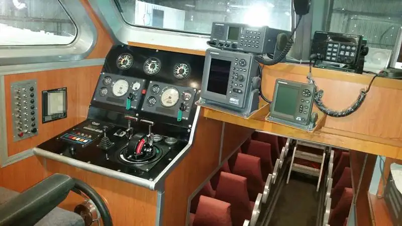 ક્રૂ બોટ વેચાણ માટે