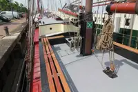 ફ્લોટિંગ હોટેલ વેચાણ માટે