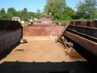 બાર્જ વેચાણ માટે