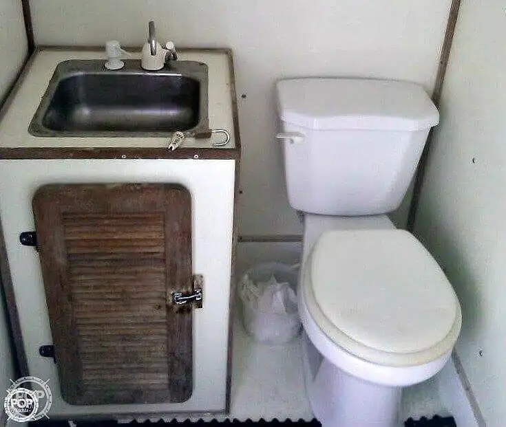 ક્રૂઝ જહાજ વેચાણ માટે
