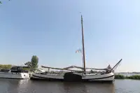 બાર્જ વેચાણ માટે