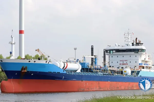 Oil/Chemical tanker for sale