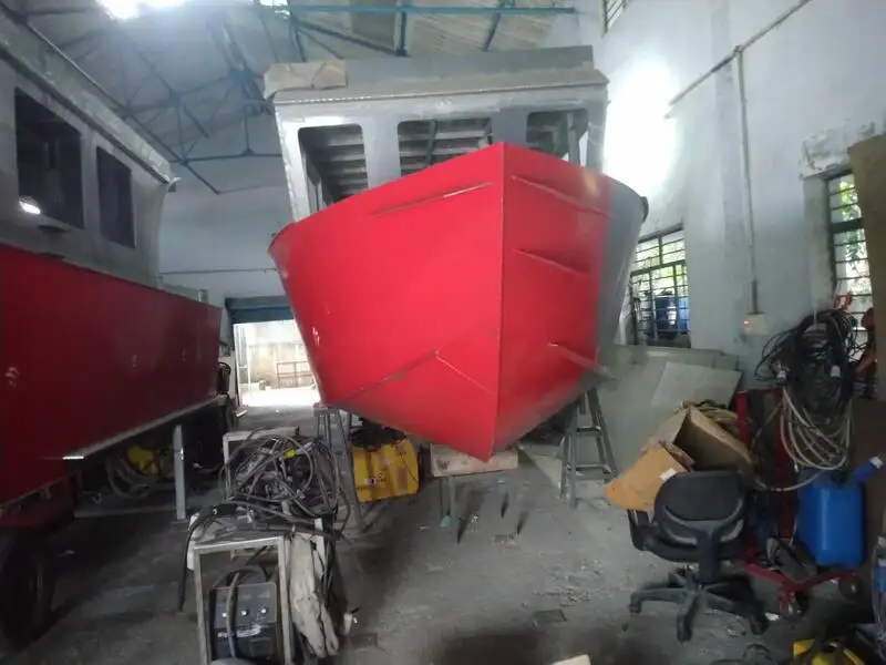વર્ક બોટ વેચાણ માટે