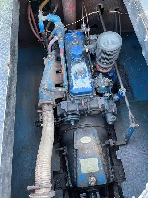વર્ક બોટ વેચાણ માટે