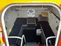 ક્રૂ બોટ વેચાણ માટે