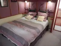 બાર્જ વેચાણ માટે