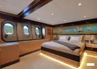 યૉટ વેચાણ માટે