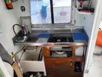 ટ્રોલર વેચાણ માટે
