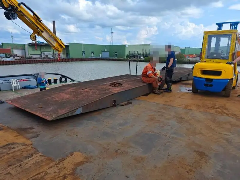 બાર્જ વેચાણ માટે