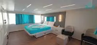 ક્રૂઝ જહાજ વેચાણ માટે