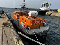 ક્રૂ બોટ વેચાણ માટે