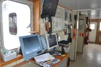 કન્ટેનર જહાજ વેચાણ માટે