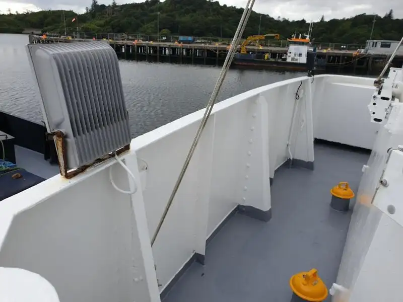 વર્ક બોટ વેચાણ માટે